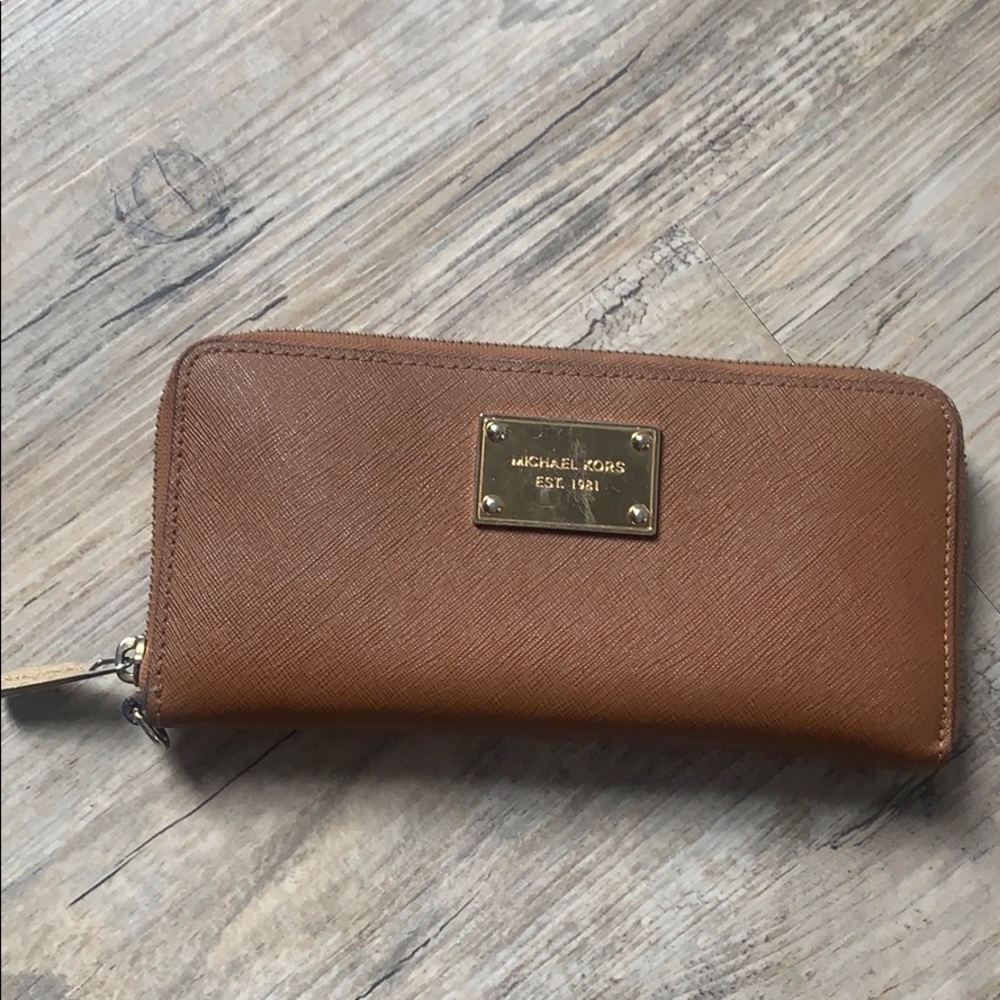 Michael Kors wallet - Picture 1 of 5